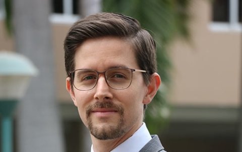 Analista económico y profesor universitario. Articulista.