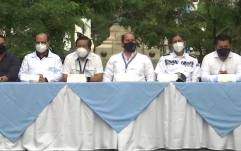 La Mesa Técnica de Salud del Coe cantonal dando el informe de la situación del coronavirus del 29 de marzo al 4 de abril.