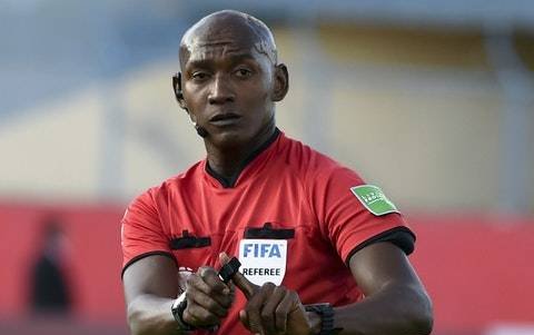 El arbitraje de Augusto Aragón generó molestias en suelo uruguayo