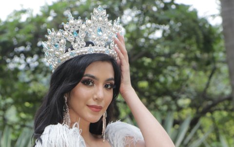 Justeen es Miss Suprational Ecuador