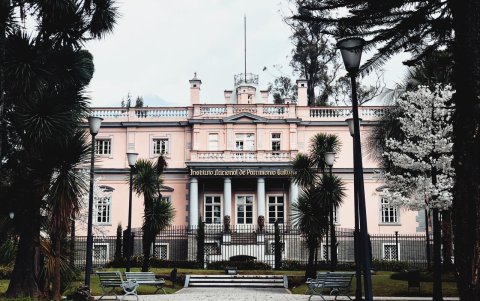 El Palacio de la Circasiana es uno de los 200 inmuebles patrimoniales que se encuentran en el barrio.