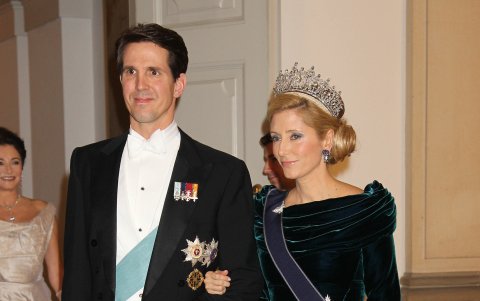 Durante la celebración de los 40 años de reinado de Margarita de Dinamarca, asistió con su esposo Pablo y  lució un espléndido vestido de terciopelo..