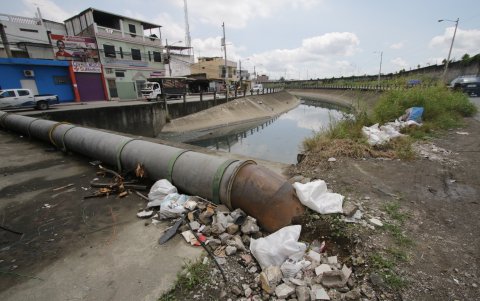 Este es el estado que se observa en Los Vergeles, cerca de la zanja que divide al barrio de Las Orquídeas.
PERIODISTA : DIANA SOTOMAYOR
FECHA : 08/04/2021
Agencia (ag-extra)