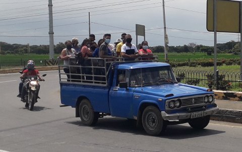 Así llegaron los agricultores a los recintos electorales de la cabecera cantonal.
