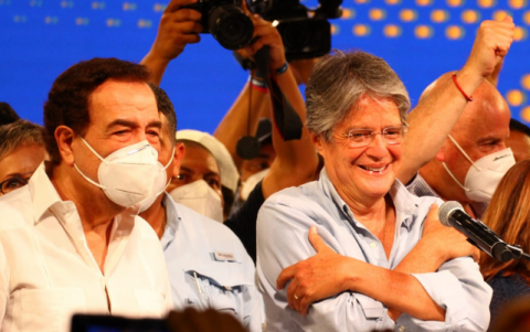 Guillermo Lasso se presentó en compañía de el exalcalde Jaime Nebot.