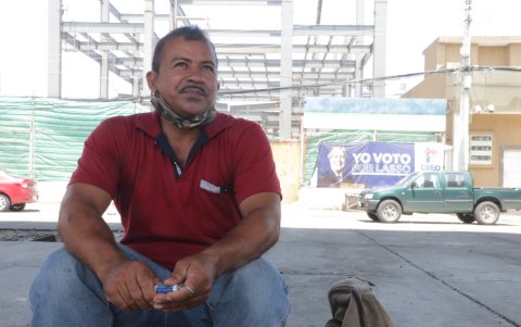 Darwin Argandoña, constructor, asegura que apoyó a Lasso; que espera que con él  haya más oportunidades para crecer.