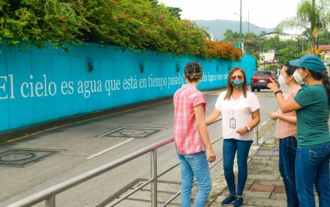 Proyecto. Letras Vivas contempla pintar 50 paredes en Guayaquil. El valor por metro cuadrado es de $ 15,22, reveló el portal de investigación La Historia.
