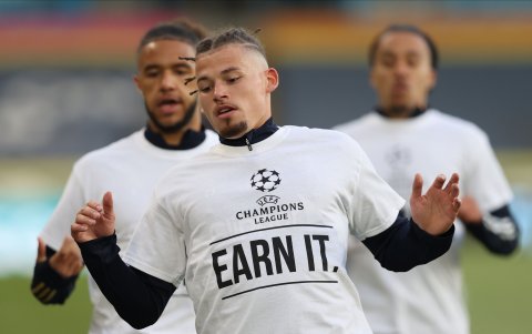 Este es el mensaje de la parte frontal de la camiseta protesta del Leeds.