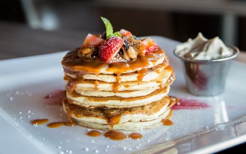Estos pancakes los puede servir con frutas y otros acompañantes de su preferencia.