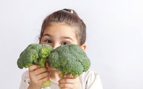 Vegetales y legumbres deben incluirse en la dieta de los niños