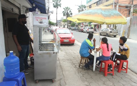 Carretillas. Su condición los obliga a reemplantearse nuevos horarios y oferta.