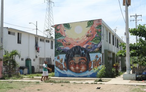 Uno de los murales de Nuevo Ceibos, que forman parte de la bienal.