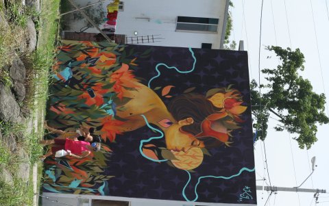 Uno de los murales de Nuevo Ceibos, que forman parte de la bienal.