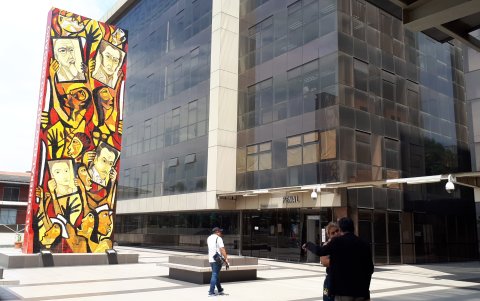 La audiencia se instaló de manera presencial en la Unidad Judicial Penal Sur Valdivia, donde continuará este miércoles.