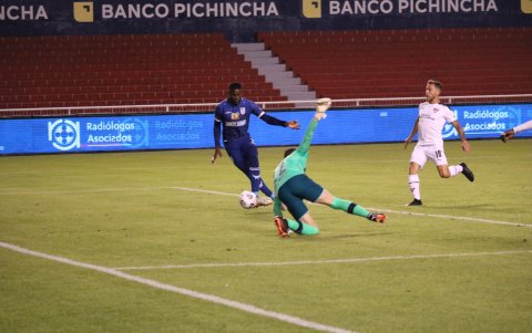 José Fajardo marcó su primer gol de la temporada en Casa Blanca.