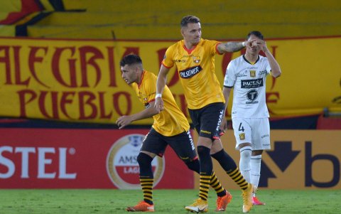 Carlos Garcés volvió a anotar con Barcelona, lleva dos goles en Copa Libertadores.
