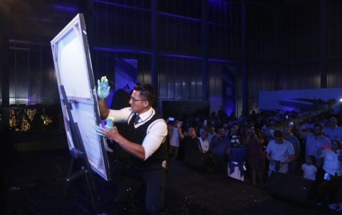 Ronald Rizzo es uno de los retratistas de más mascotas con más pedidos.