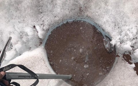 Fotografía cedida por la Universidad Internacional SEK de una circonita en el glaciar del Antisana en Ecuador, tomada durante distintas expediciones entre 2018 y 2019.