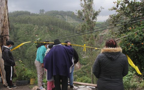 Nueve familias se han visto afectadas por la erosión de la tierra.