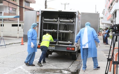 Levantamiento. Además, el general César Zapata, comandante de la Zona 8, informó que los asesinos llegaron vestidos de policía.