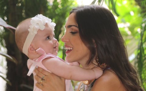 Nicole Kusijanovic disfruta de su maternidad.