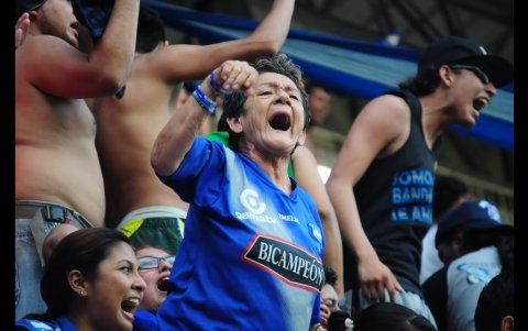 Bella Cabrera asistía al Capwell cada vez que Emelec jugaba de local.