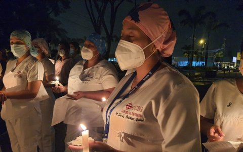 Un minuto de silencio por las personas que han fallecido por el coronavirus.