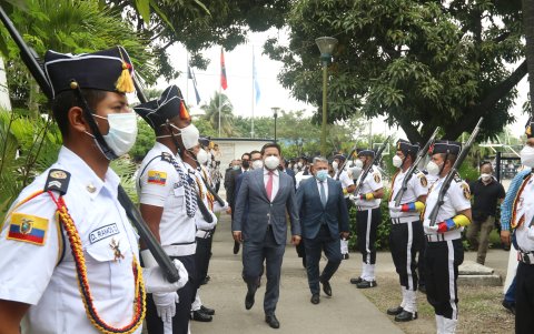Acto. Diferentes autoridades y representantes de la transportación acudieron a la ceremonia.