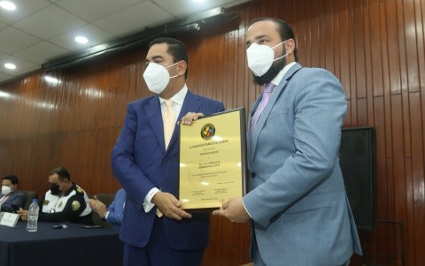 Jornada. Durante la ceremonia se entregaron reconomientos a las autoridades.