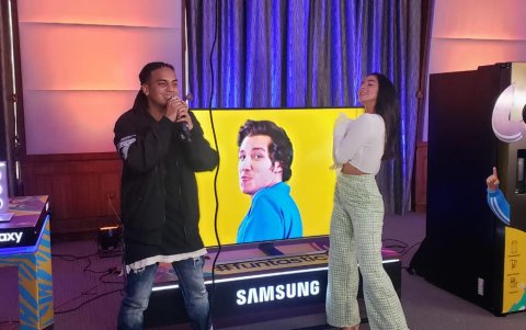 Iván Pareja y Karol Lucas se encargaron de presentar las novedades del TV.