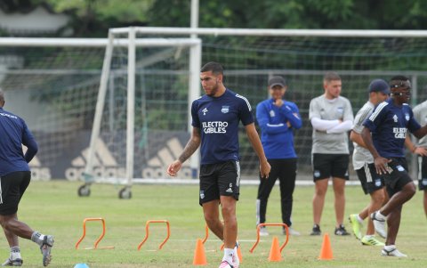 Leandro Vega mantiene en la FIFA una demanda contra Emelec por unos 338.000 dólares.