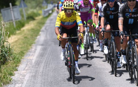 El ecuatoriano deja la prueba en el puesto 40 de la clasificación general. Era gregario de Hugh Carthy.