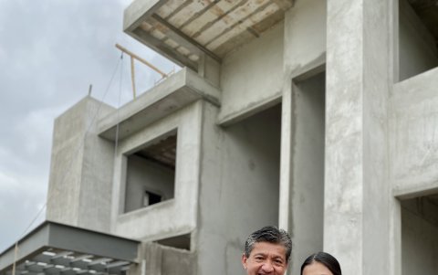 Trabajando junto a su padre Otton Wong, quien es su inspiración en todo ámbito.