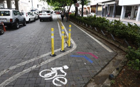 Hecho. Los ciclistas piden continuidad en la ciclorruta. Falta construir un tramo en la calle 10 de Agosto.