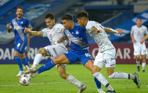 Emelec quedó eliminado de la Copa Sudamericana 2021 y buscará redimirse de aquel fracaso.