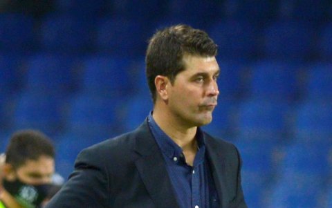 Ismael Rescalvo reconoció que el partido se le fue de las manos en el primer tiempo.