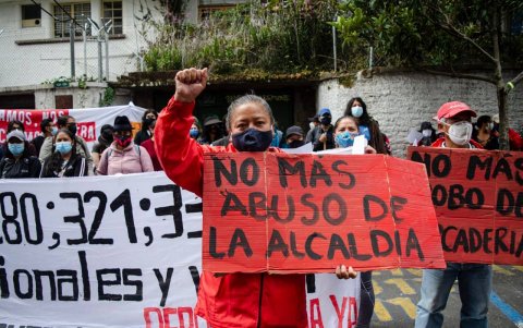 Las asociaciones piden que se derogue la ordenanza que permite a los agentes retirarles la mercadería.