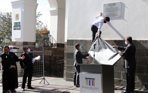 En la sentencia del caso Sobornos 2012-2016 se dispuso la colocación de una placa que hace énfasis a que los dineros públicos no deben ser utilizados de forma fraudulenta.