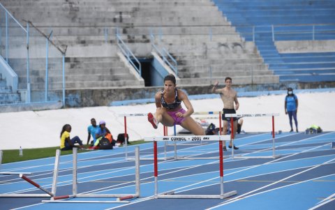 Flor Lamboglia, velocista argentina durante la practica de este viernes 28 de mayo.