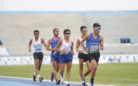 El tiempo marcado por el tricolor Jonathan Amores (d) le permite estar en los Olímpicos. 
Guayaquil-Ecuador
Agencia (ag-expreso)
