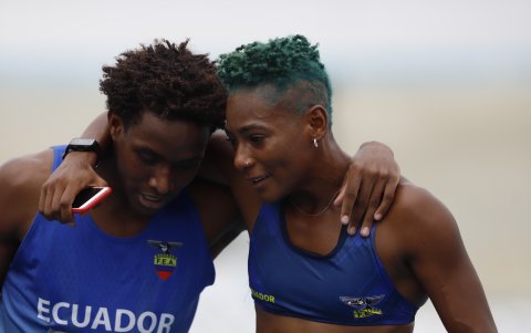 Anderson Marquinez y Marizol Landázuri subieron al podio de los 200 metros planos al ubicarse tercero y segunda, respectivamente en la prueba.