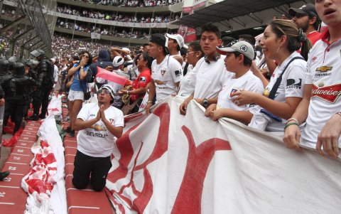 Los hinchas de Liga de Quito no pudieron acompañar a su club en la última final del campeonato.