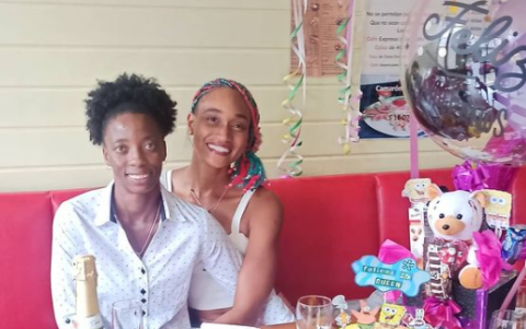 Liuba junto a su novia, con quien lleva ya una relación de seis meses.