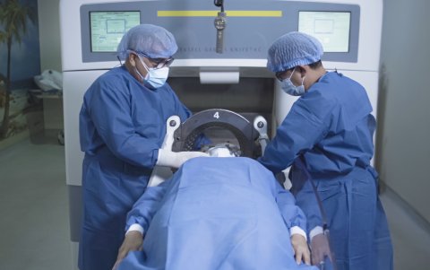 El tipo de tratamiento que se utiliza depende del tamaño, el tipo y la ubicación del tumor.