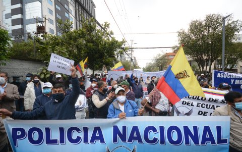 En marzo pasado, se realizó  un plantón en los exteriores de la Corte Constitucional por parte de Militares y Policías de servicio pasivo.