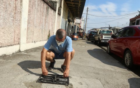 n barrios como del Salado y Garay son comunes estos robos, y hay casos repetitivos. Algunos vecinos han instalado rejas sobre los medidores para resguardarlos.