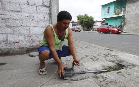 Los habitantes dicen estar cansados de que en el cantón los problemas por la escasez continúen.