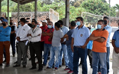 Algunos de los transportistas que asistieron a la reunión para contar las anomalías que, advierten, han percibido en este tema.