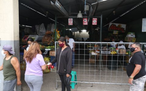 Sitio. Los comerciantes atienden actualmente en la intersección de Boyacá y Piedrahíta, donde el Municipio los colocó en septiembre de 2017.