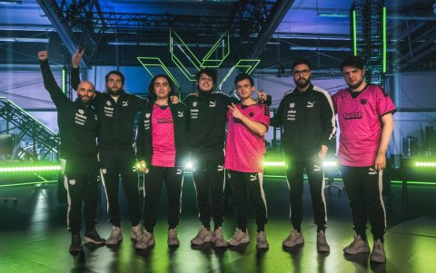 El equipo completo de KRÜ en Islandia.